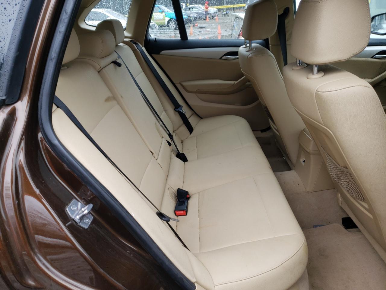 Photo 6 from auction – 2015 BMW X1 XDRIVE2 with VIN WBAVL1C52FVY33270