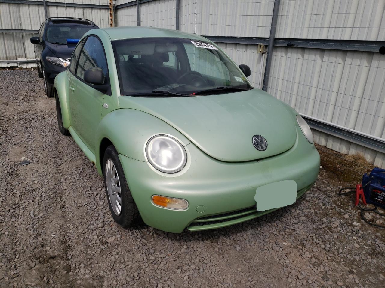 VOLKSWAGEN NEW BEETLE 2000 with VIN 3VWBC21C4YM468811 - Photo from auction