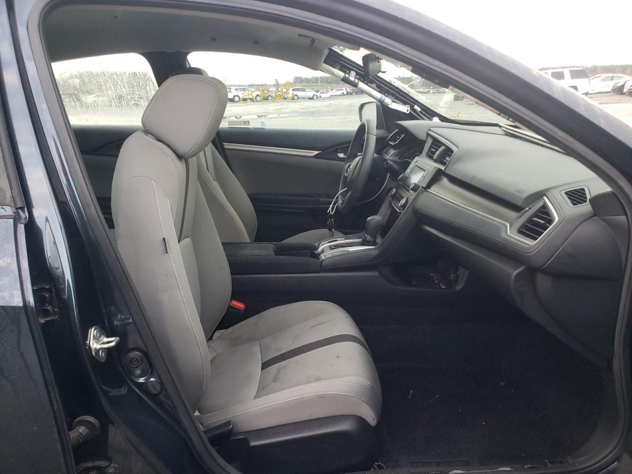 Photo 5 from auction – 2019 HONDA CIVIC LX with VIN 2HGFC2F62KH558912