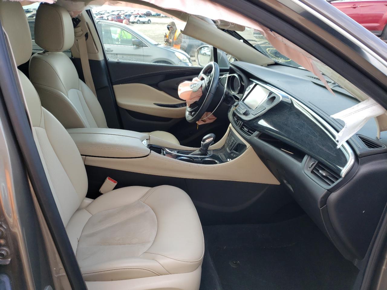 Photo 5 from auction – 2018 BUICK ENVISION P with VIN LRBFXBSA7JD028877
