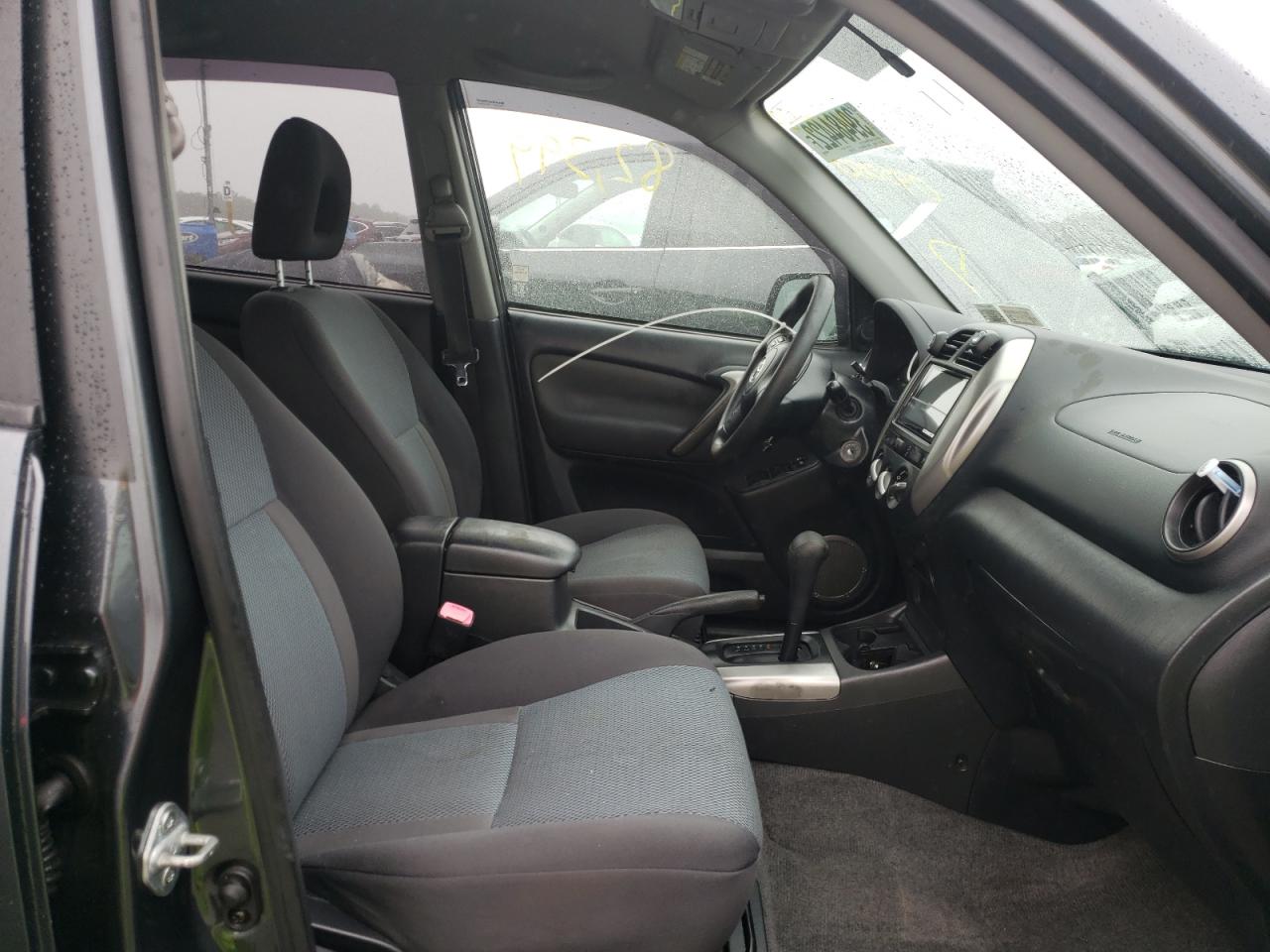 Photo 5 from auction – 2005 TOYOTA RAV4 with VIN JTEHD20V556045000