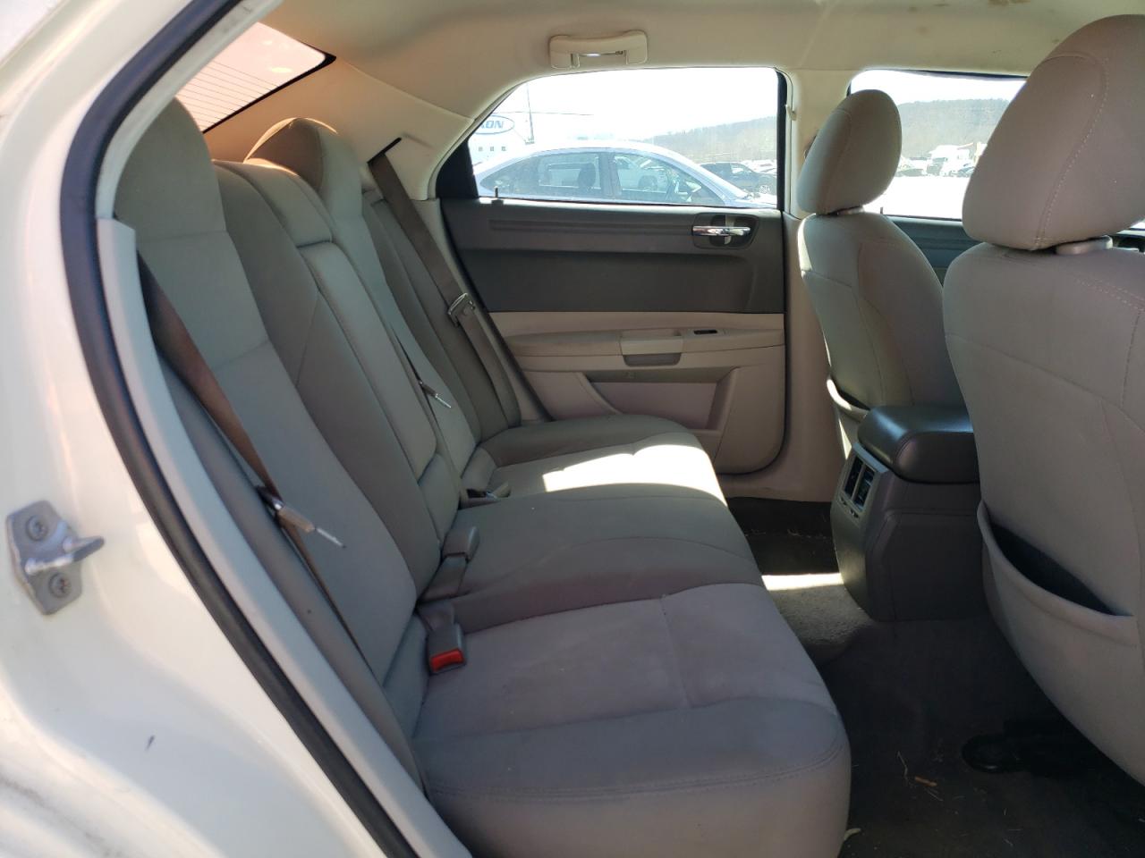 Photo 6 from auction – 2008 CHRYSLER 300 LX with VIN 2C3KA43R48H146016