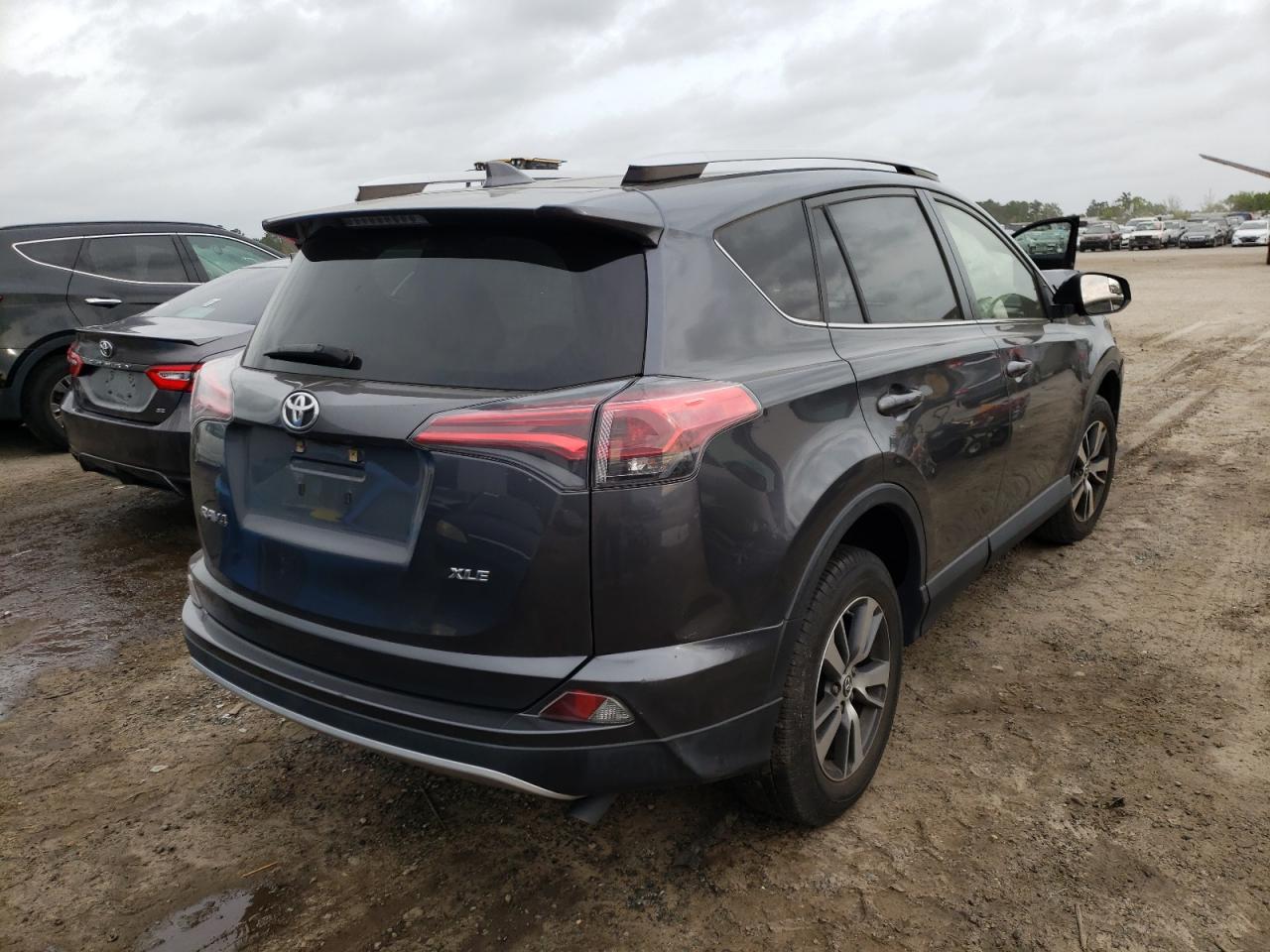 Photo 4 from auction – 2016 TOYOTA RAV4 XLE with VIN JTMWFREV2GD091843