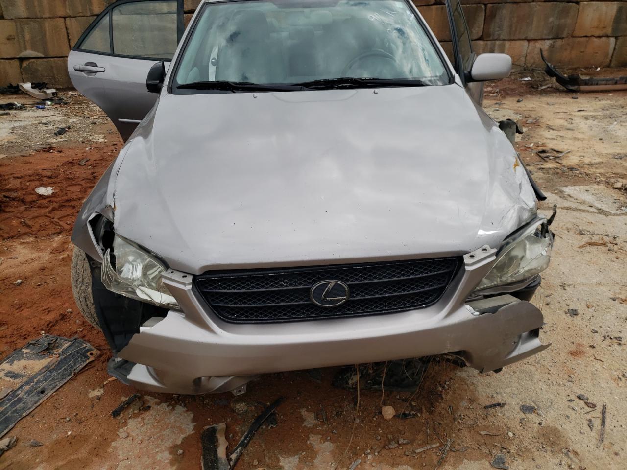 Photo 7 from auction – 2003 LEXUS IS 300 with VIN JTHBD192530079210