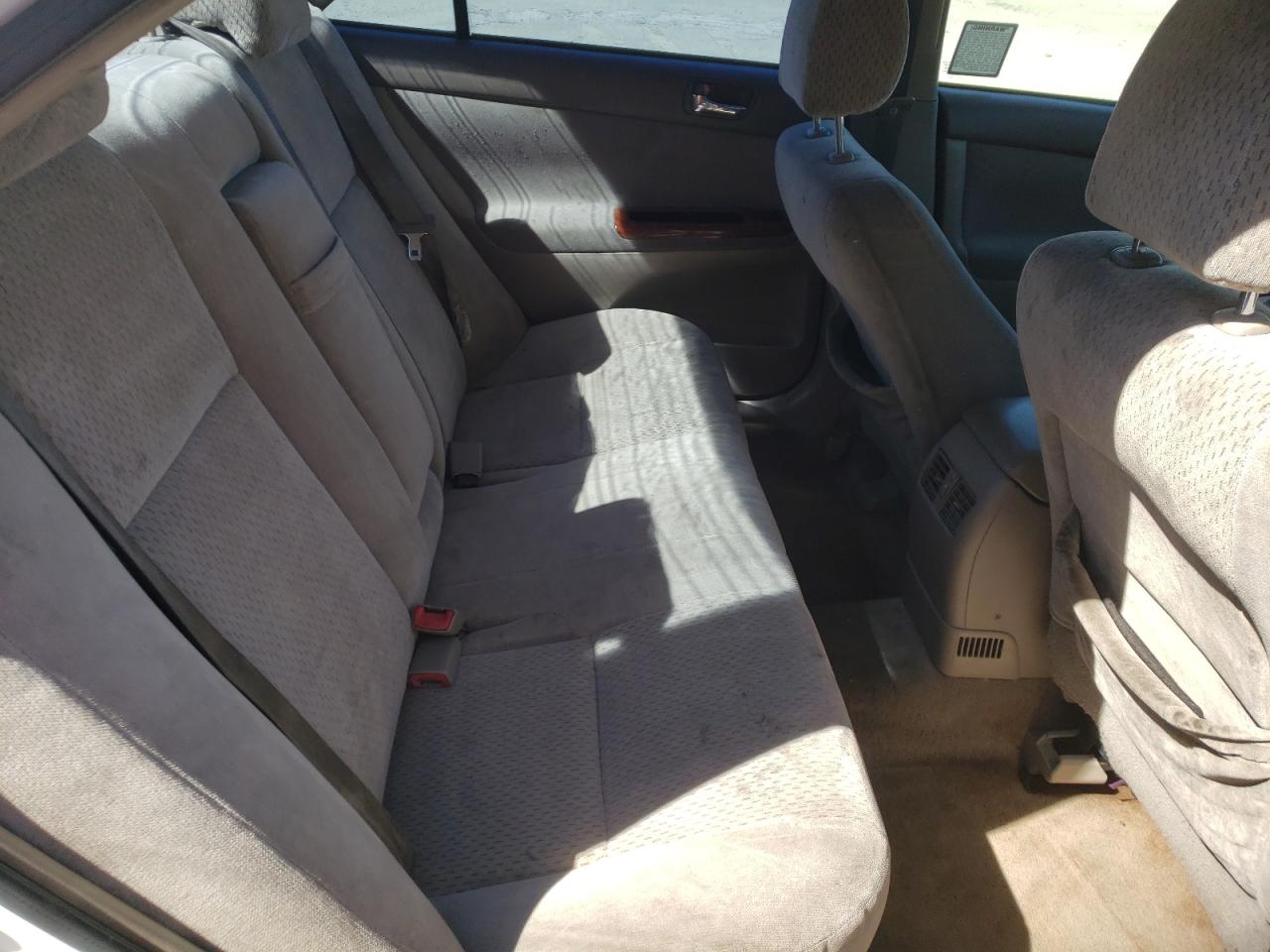 Photo 6 from auction – 2004 TOYOTA CAMRY LE with VIN 4T1BE32K04U314204
