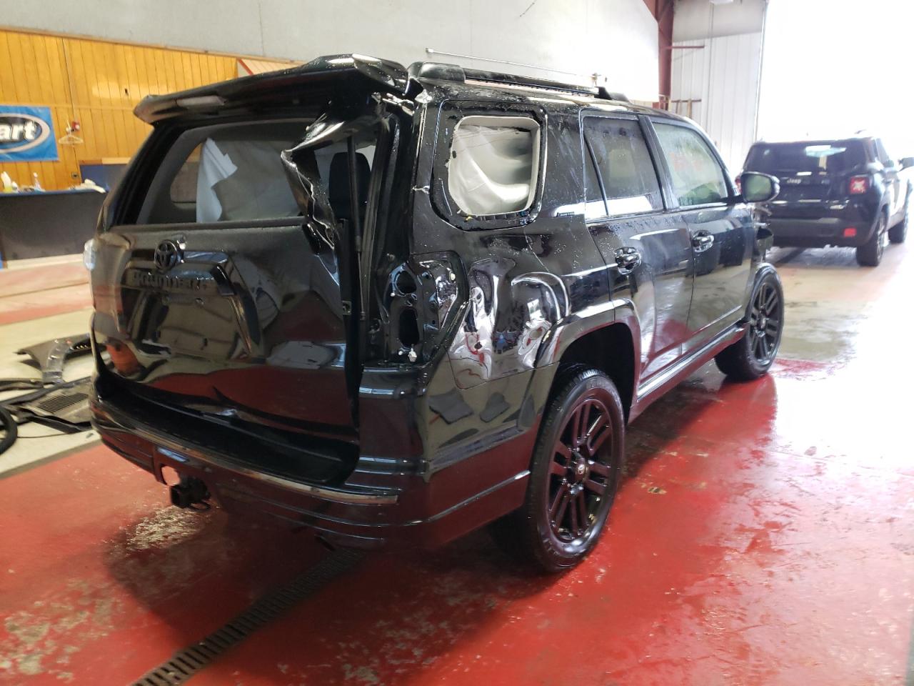 Photo 4 from auction – 2020 TOYOTA 4RUNNER SR with VIN JTEBU5JR6L5810680