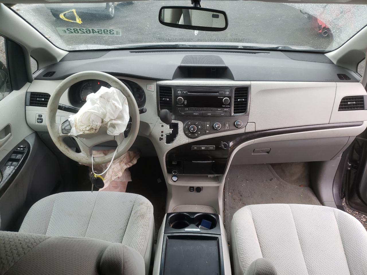 Photo 9 from auction – 2011 TOYOTA SIENNA LE with VIN 5TDKK3DC8BS115275
