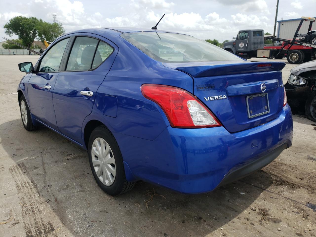 Photo 3 from auction – 2017 NISSAN VERSA S with VIN 3N1CN7AP9HL825880