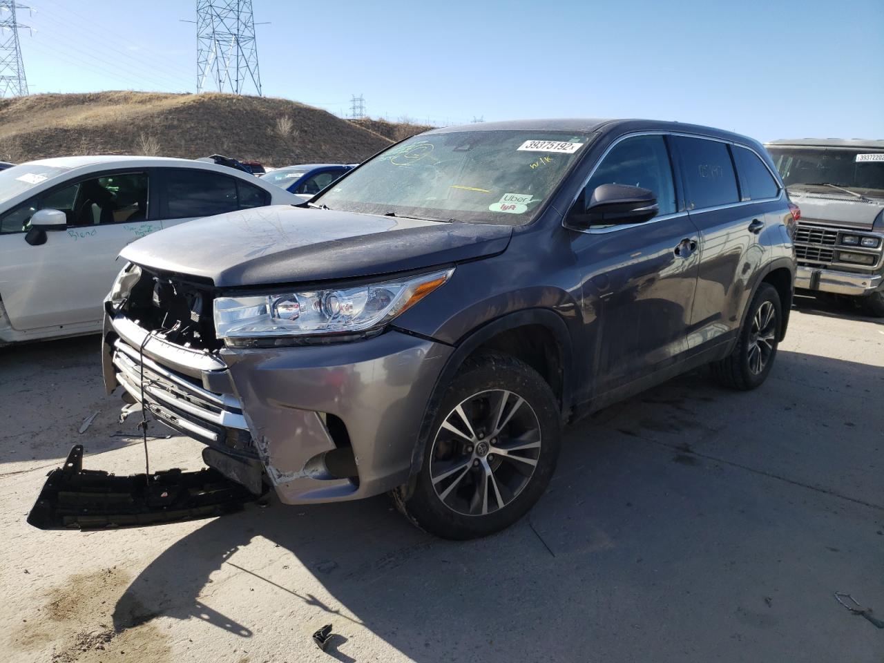 Фото 2 с аукциона – 2018 TOYOTA HIGHLANDER с VIN 5TDBZRFH6JS496453