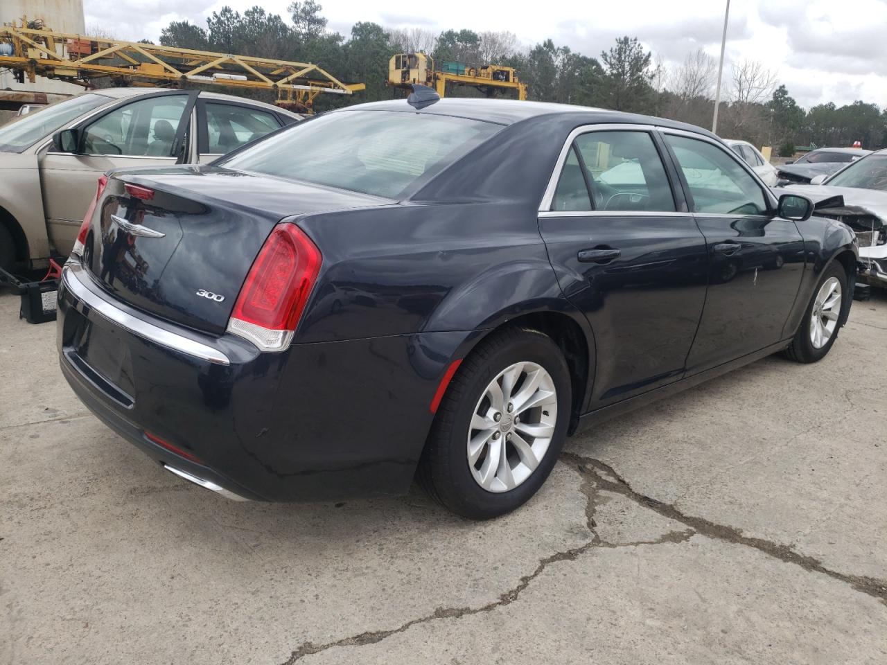 Photo 4 from auction – 2016 CHRYSLER 300 LIMITE with VIN 2C3CCAAG3GH189534