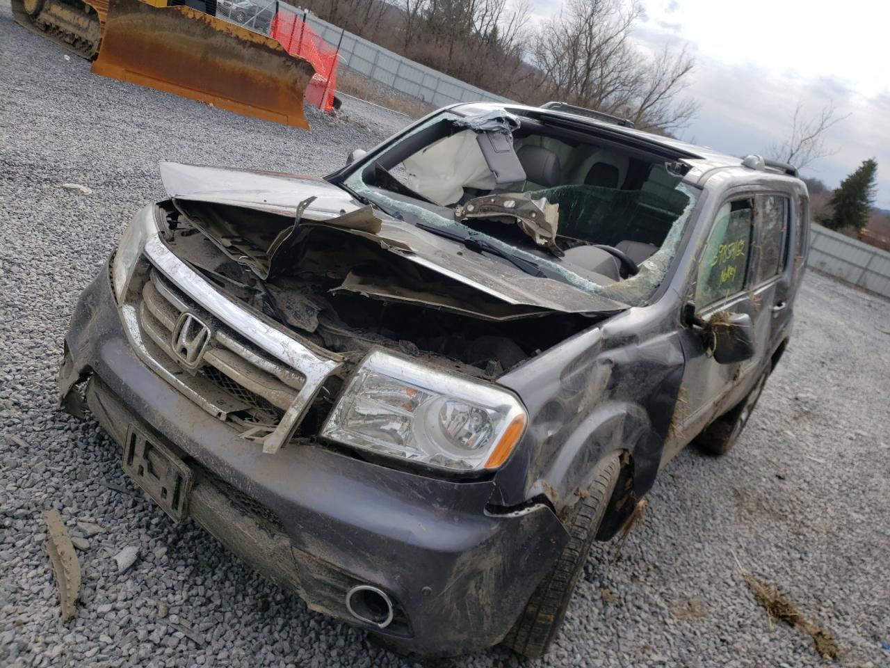 Photo 9 from auction – 2015 HONDA PILOT TOUR with VIN 5FNYF4H97FB025225
