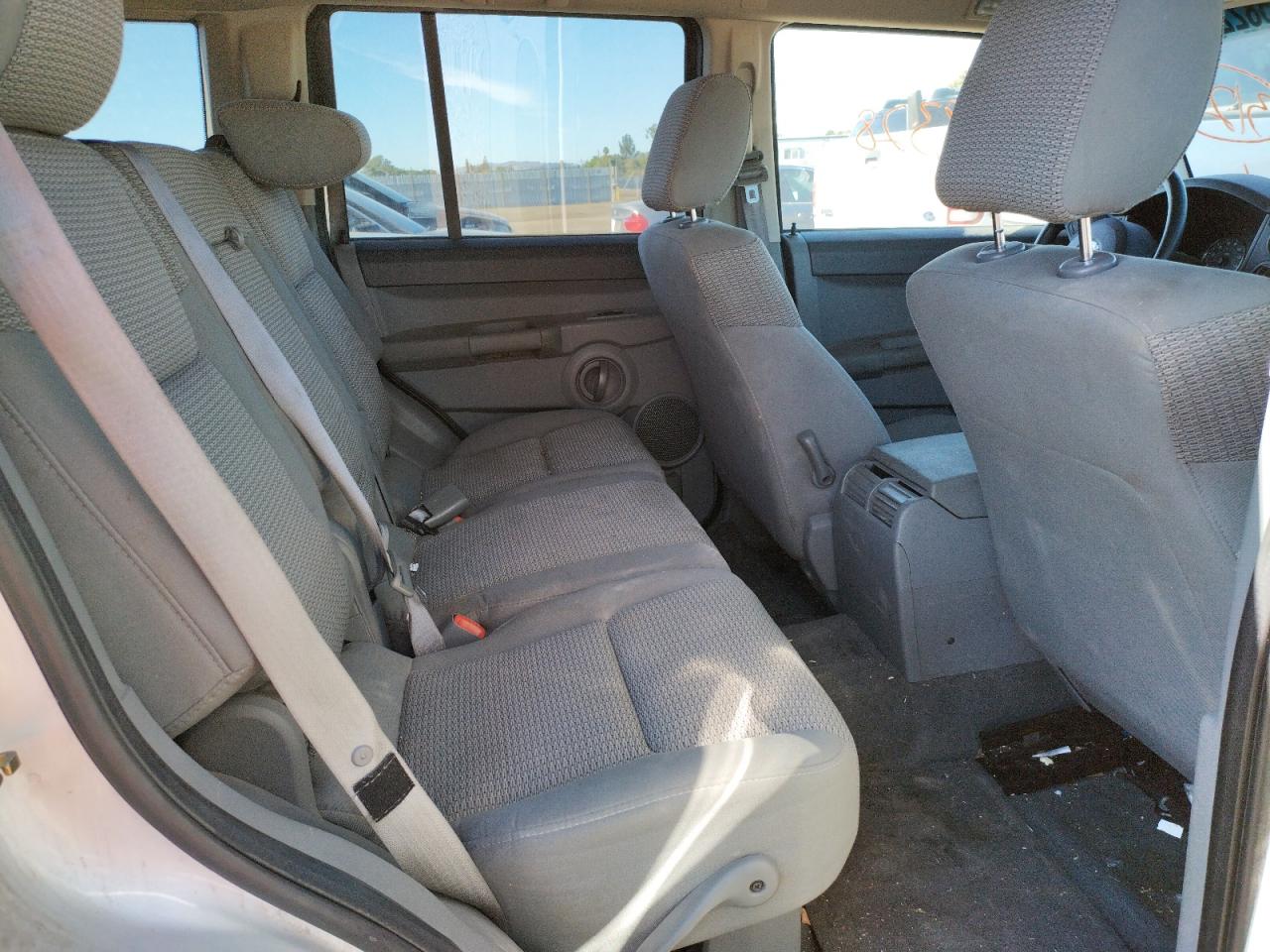 Photo 6 from auction – 2006 JEEP COMMANDER with VIN 1J8HG48N56C149428