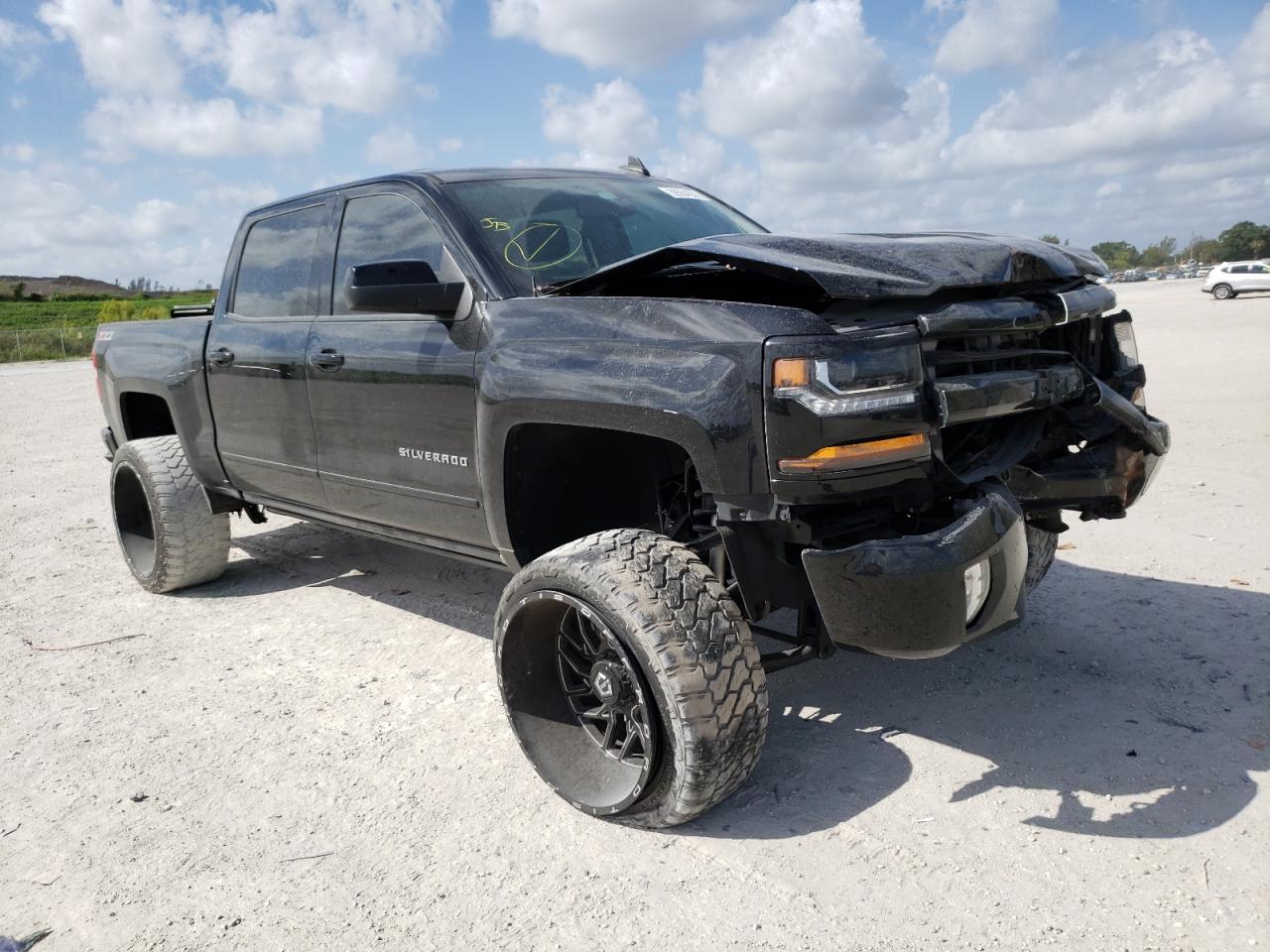 Photo 1 from auction – 2017 CHEVROLET SILVERADO with VIN 3GCUKREC7HG113941