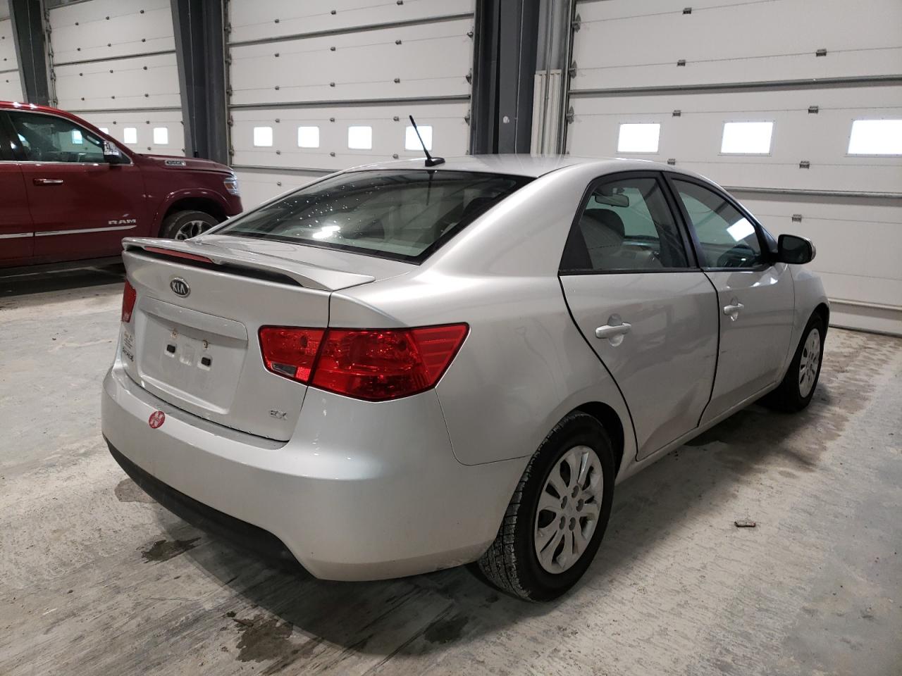 Photo 4 from auction – 2013 KIA FORTE EX with VIN KNAFU4A27D5680880