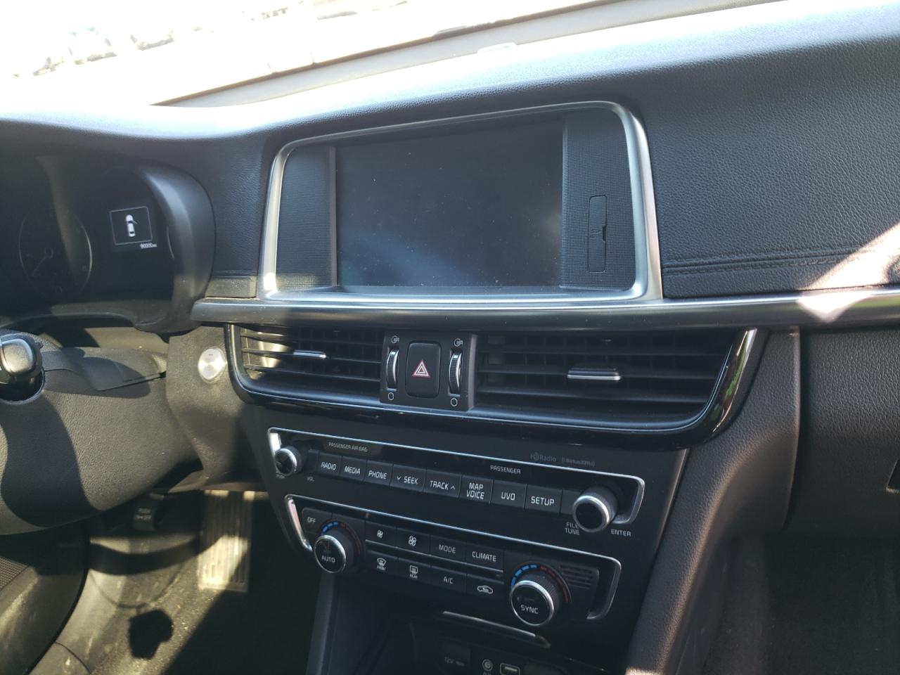 Photo 9 from auction – 2016 KIA OPTIMA EX with VIN 5XXGU4L31GG107731