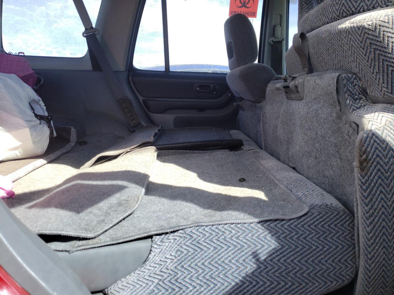 Photo 6 from auction – 1998 HONDA CR-V EX with VIN JHLRD1863WC102509