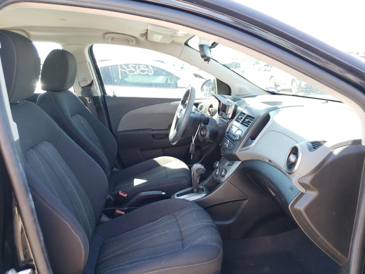Photo 5 from auction – 2014 CHEVROLET SONIC LT with VIN 1G1JC5SG2E4226388