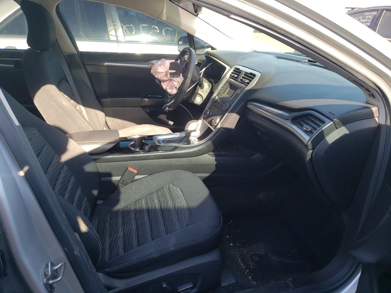 Photo 20 from auction – 2016 FORD FUSION SE with VIN 3FA6P0HD4GR332665