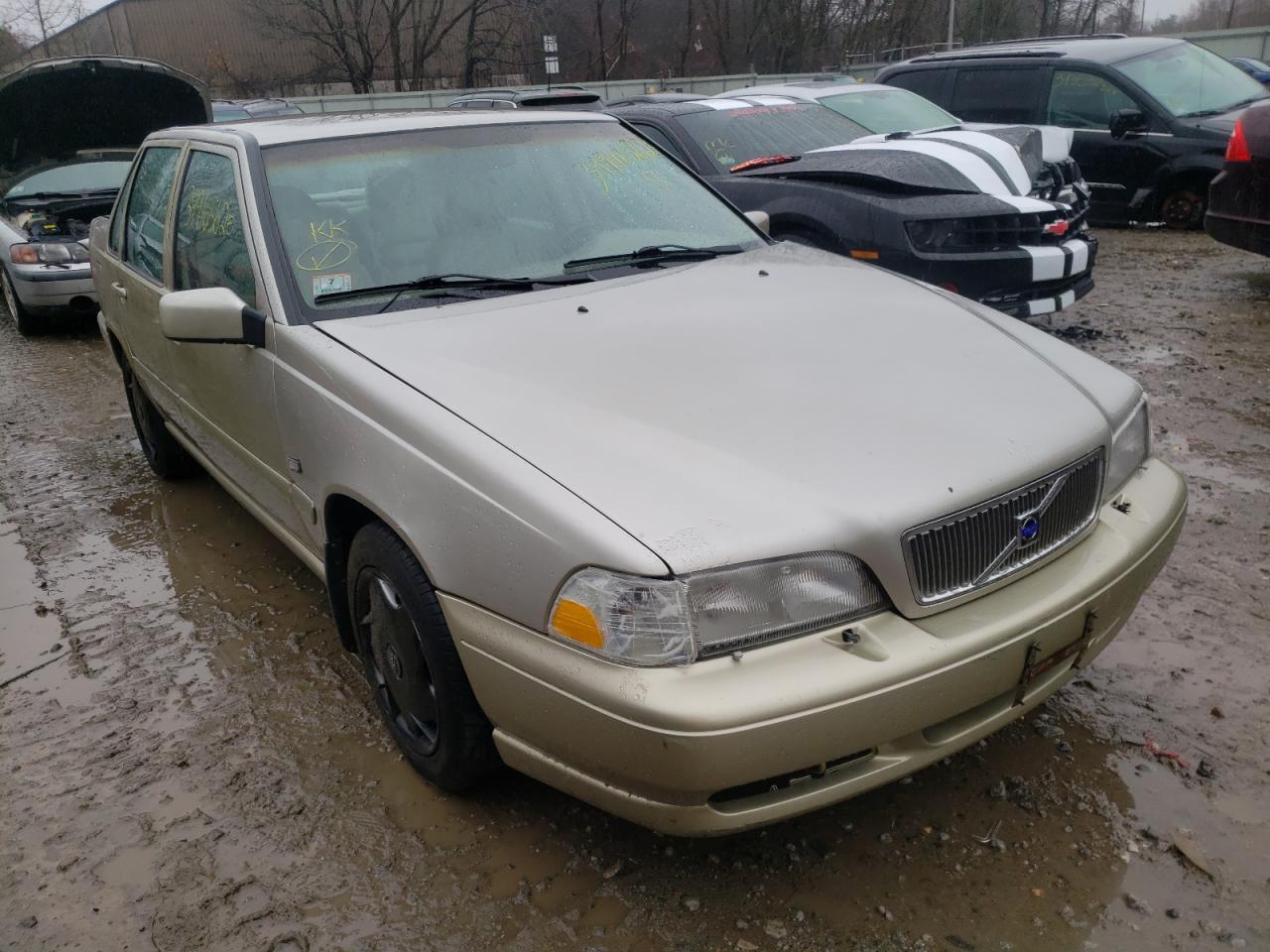 VOLVO S70 1999 with VIN YV1LS55A3X2596526 - Photo from auction