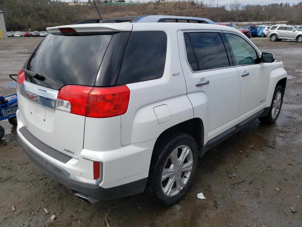 Photo 4 from auction – 2017 GMC TERRAIN SL with VIN 2GKFLUE36H6325027
