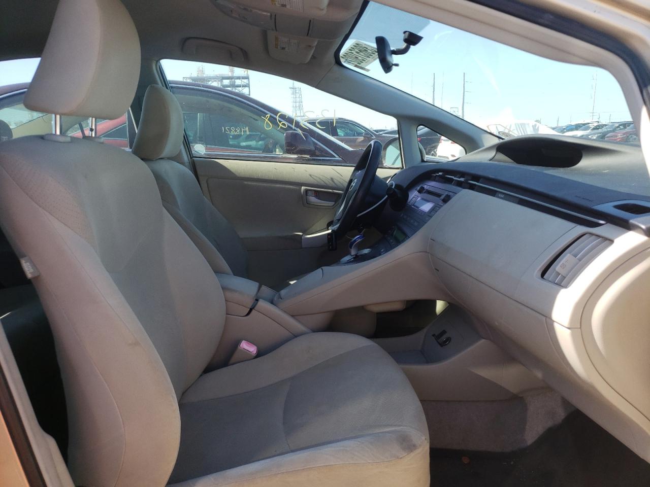 Photo 5 from auction – 2011 TOYOTA PRIUS with VIN JTDKN3DU3B0296935