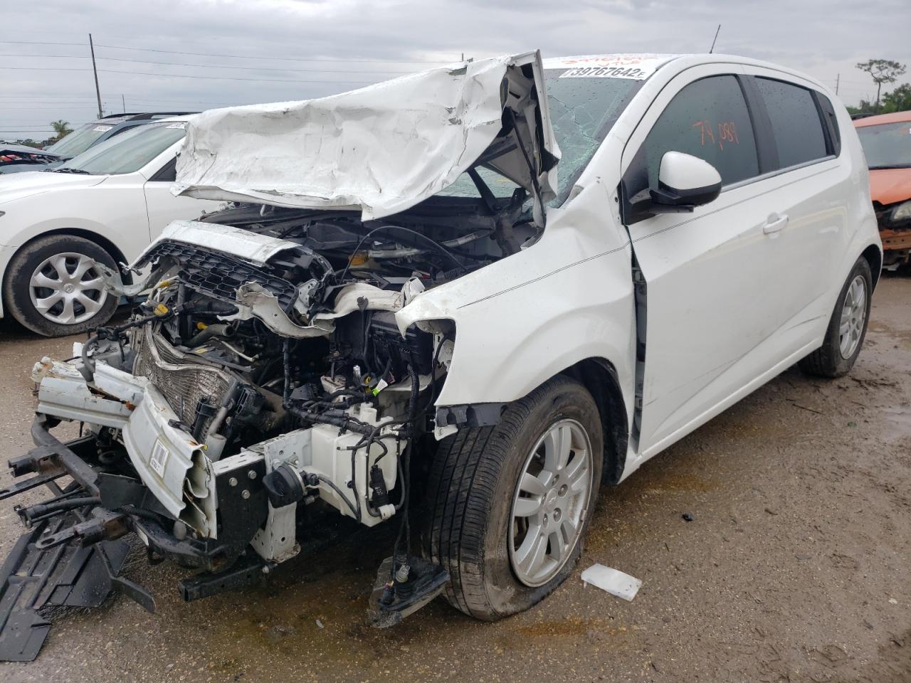 Photo 2 from auction – 2014 CHEVROLET SONIC LT with VIN 1G1JC6SH3E4243358