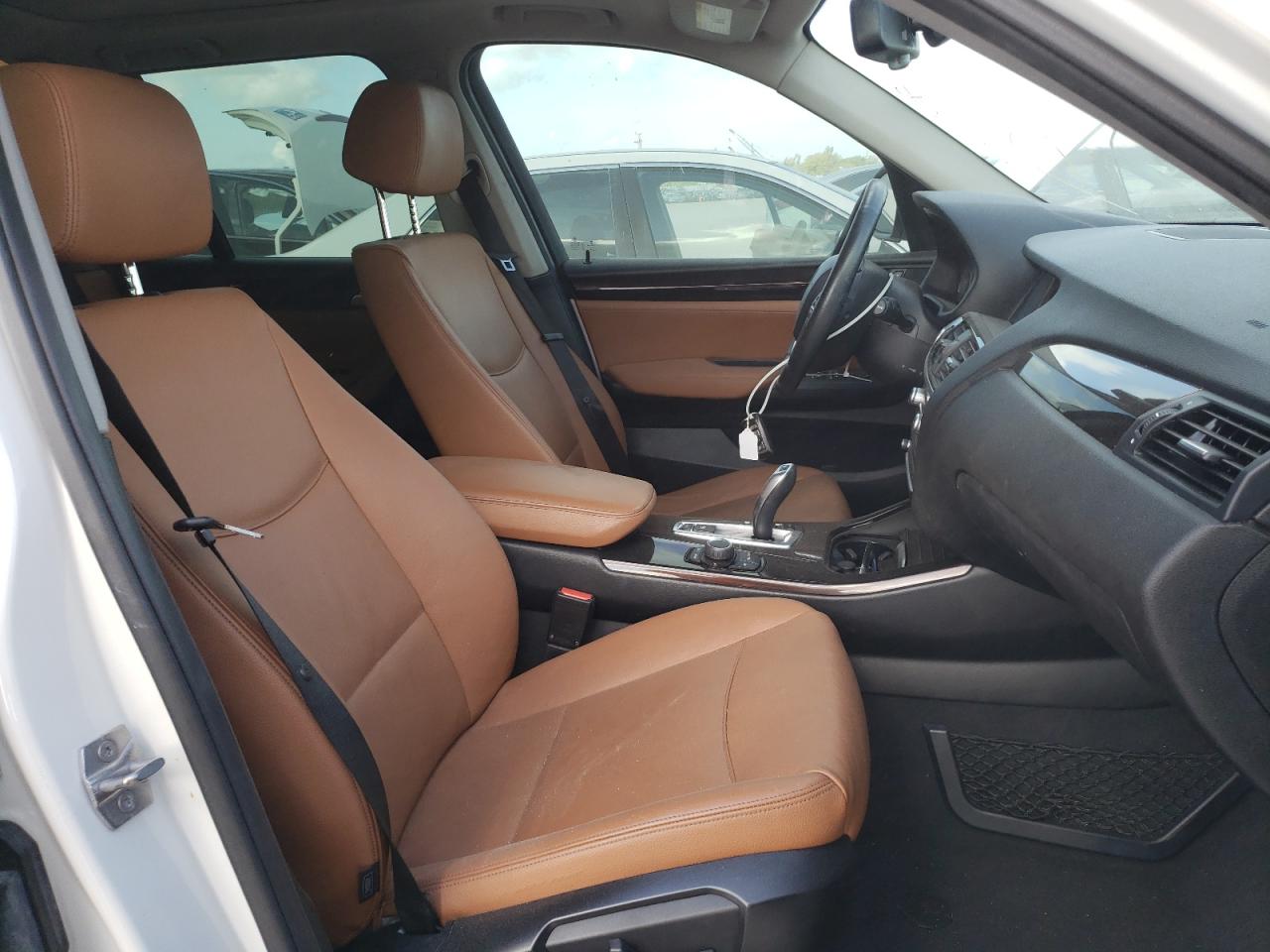 Photo 5 from auction – 2016 BMW X3 SDRIVE2 with VIN 5UXWZ7C53G0T42860