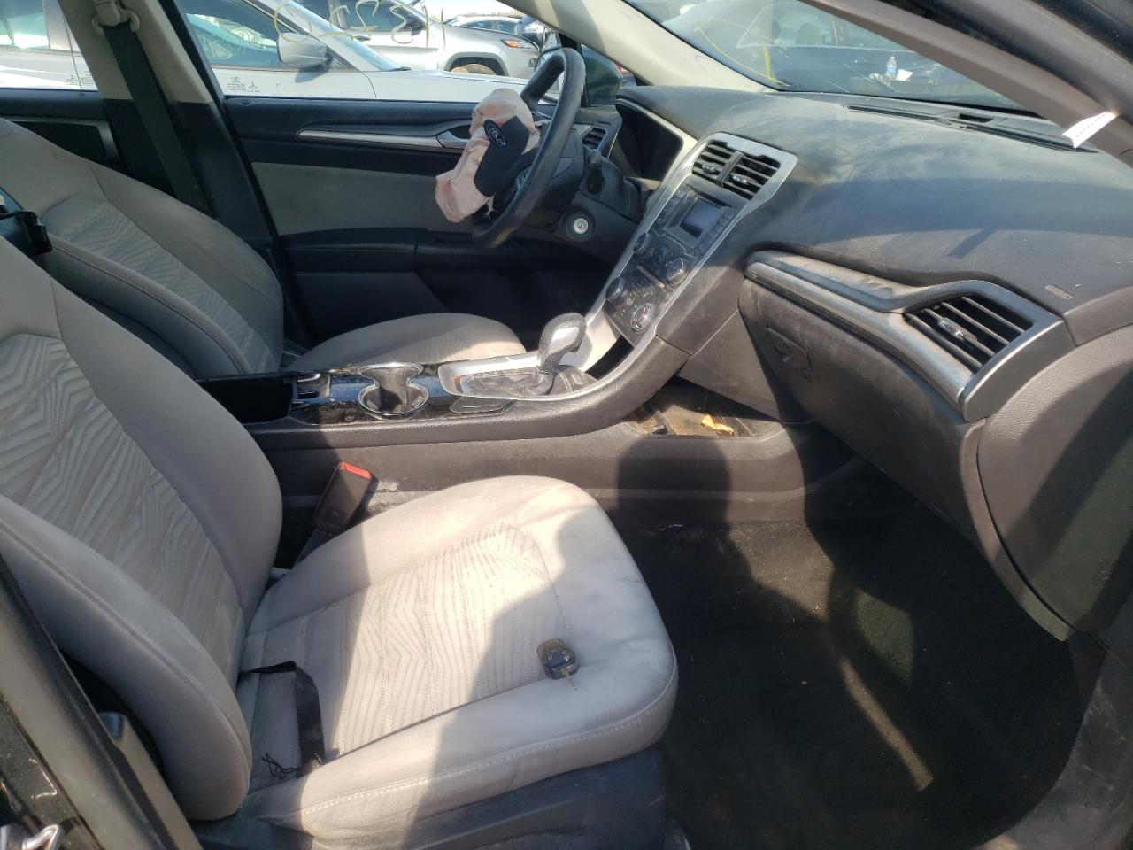 Photo 5 from auction – 2016 FORD FUSION S with VIN 3FA6P0G75GR183565