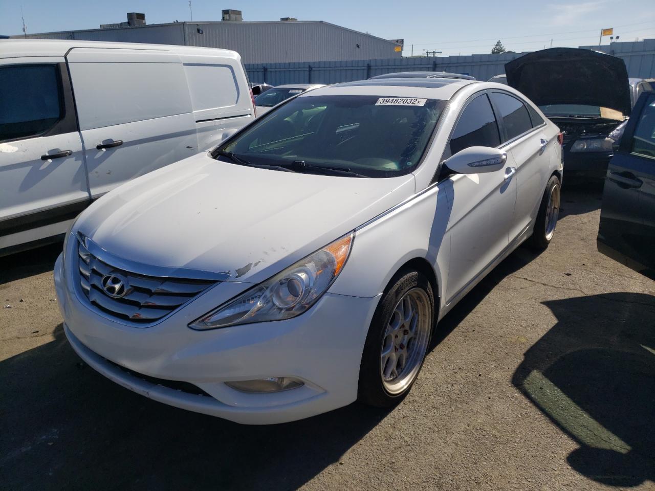 Photo 2 from auction – 2013 HYUNDAI SONATA with VIN 5NPEC4AB8DH649073
