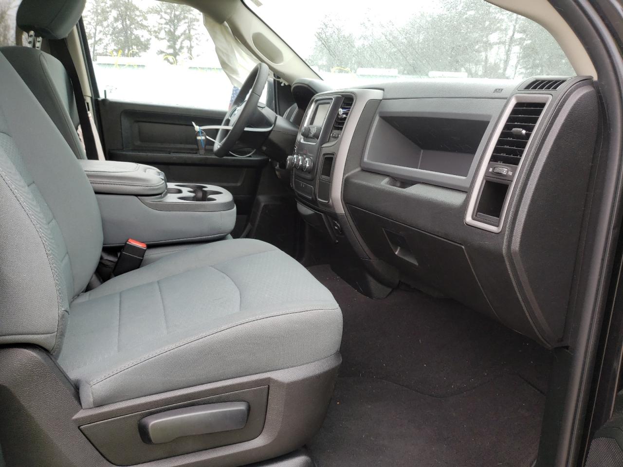 Photo 5 from auction – 2018 RAM 1500 ST with VIN 1C6RR7FG0JS261040
