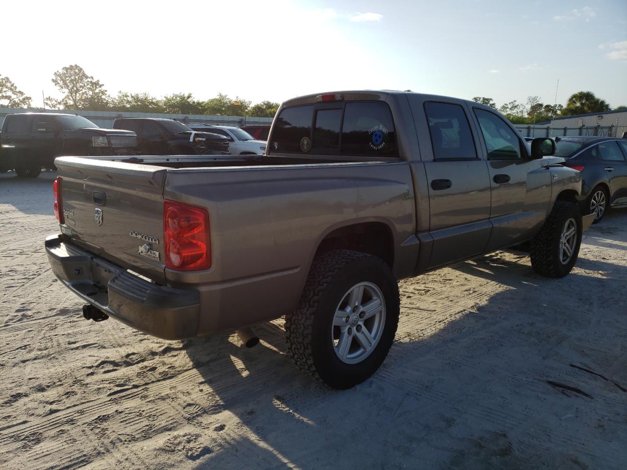 Photo 4 from auction – 2010 DODGE DAKOTA SXT with VIN 1D7CE3GP3AS166107