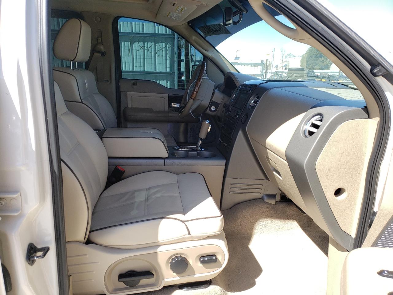 Photo 5 from auction – 2008 LINCOLN MARK LT with VIN 5LTPW18538FJ02580