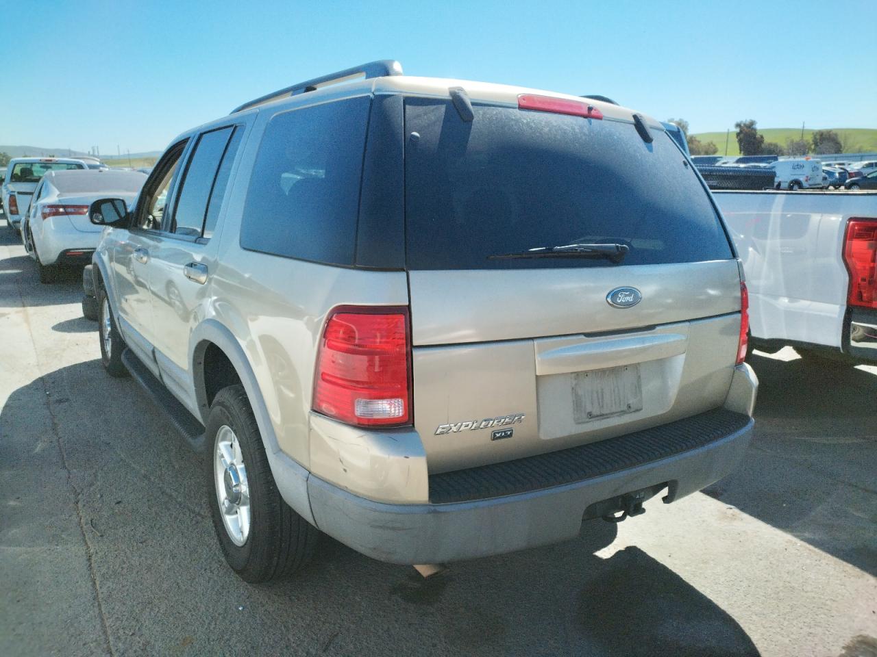 Photo 3 from auction – 2002 FORD EXPLORER X with VIN 1FMZU63E62ZB80682