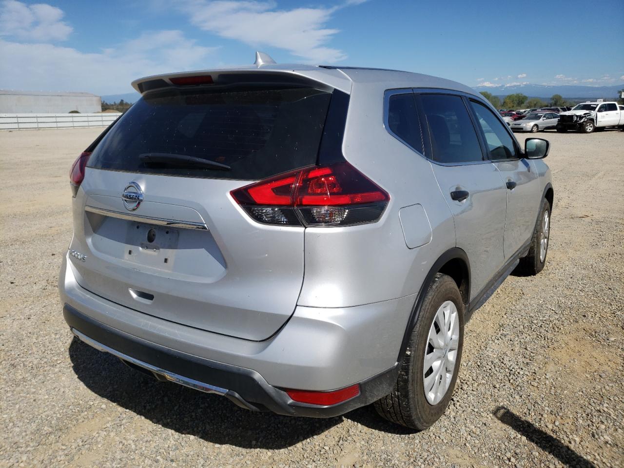 Photo 4 from auction – 2018 NISSAN ROGUE S with VIN KNMAT2MT7JP521334