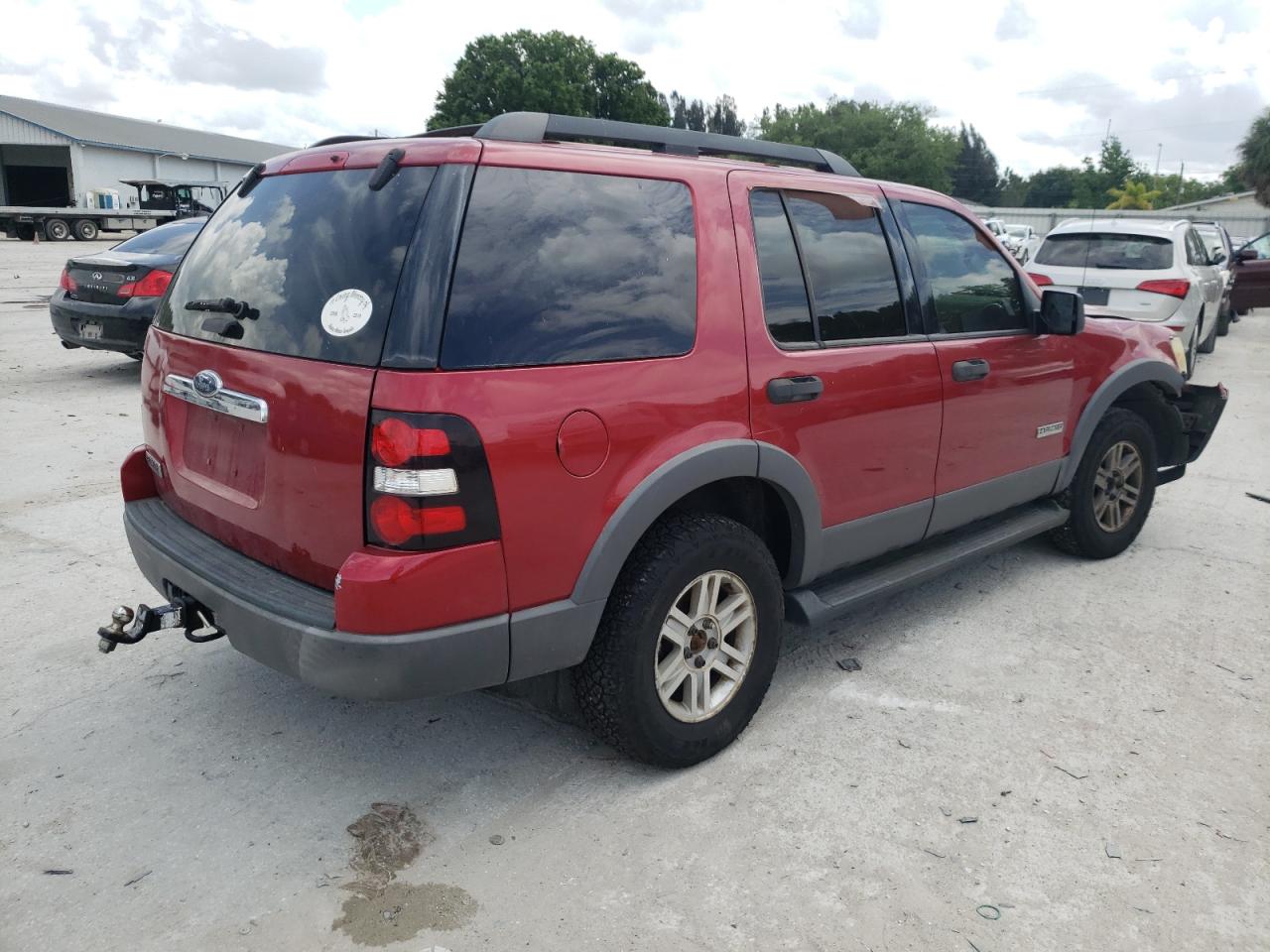 Photo 4 from auction – 2006 FORD EXPLORER X with VIN 1FMEU63E46UA87404
