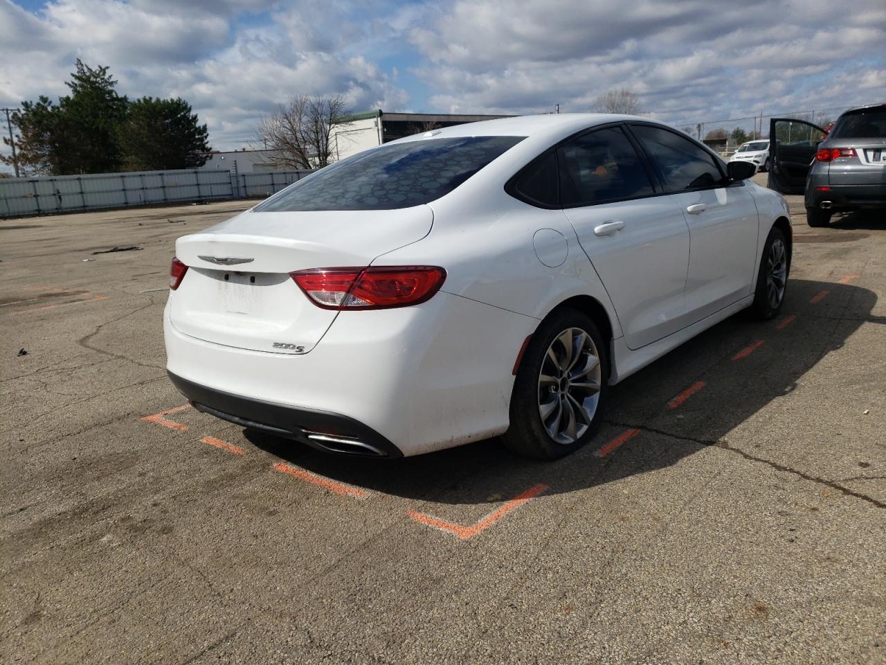 Photo 4 from auction – 2015 CHRYSLER 200 S with VIN 1C3CCCBB7FN721923