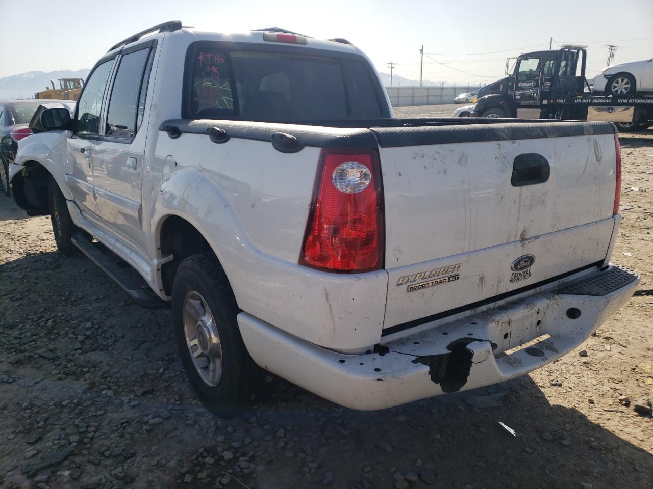 Photo 3 from auction – 2004 FORD EXPLORER S with VIN 1FMZU77K54UA28138