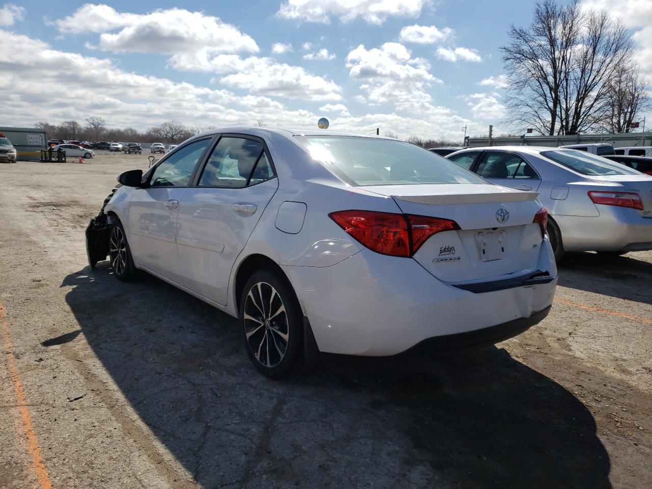 Photo 3 from auction – 2017 TOYOTA COROLLA L with VIN 5YFBURHE9HP633034