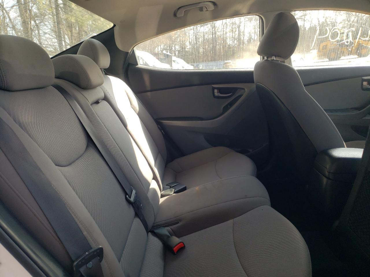 Photo 6 from auction – 2015 HYUNDAI ELANTRA SE with VIN 5NPDH4AE2FH628276