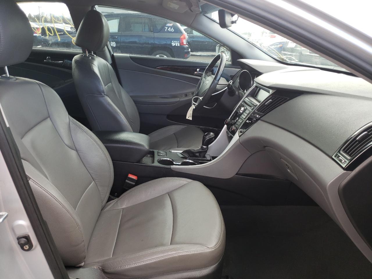 Photo 5 from auction – 2011 HYUNDAI SONATA SE with VIN 5NPEC4AC9BH023991