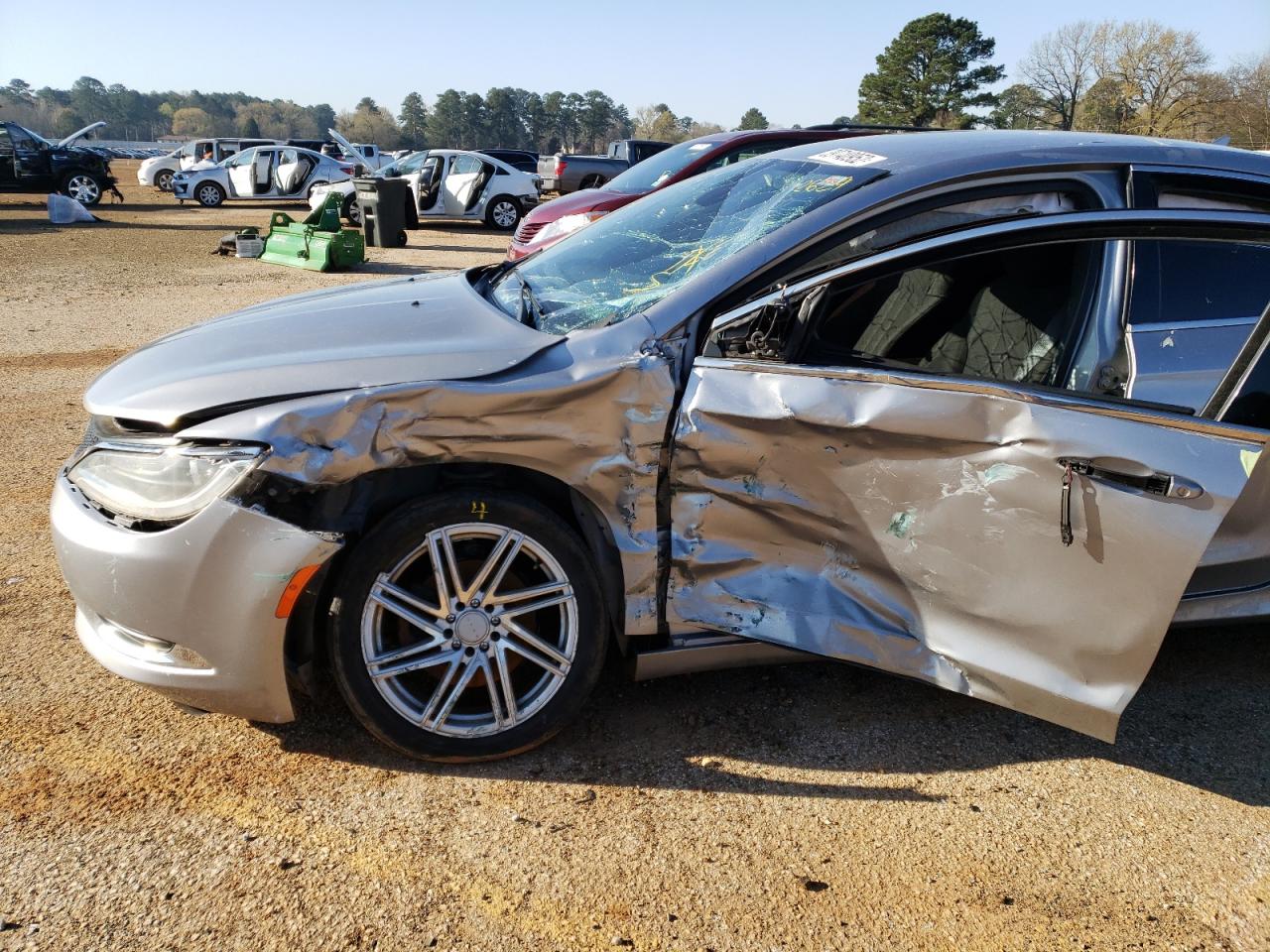 Photo 9 from auction – 2015 CHRYSLER 200 LIMITE with VIN 1C3CCCAB4FN642629