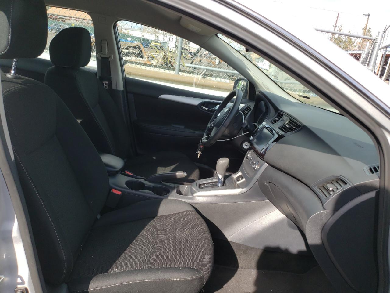 Photo 5 from auction – 2019 NISSAN SENTRA S with VIN 3N1AB7AP2KY340894