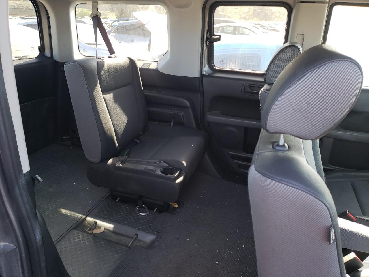 Photo 6 from auction – 2005 HONDA ELEMENT EX with VIN 5J6YH27615L032909