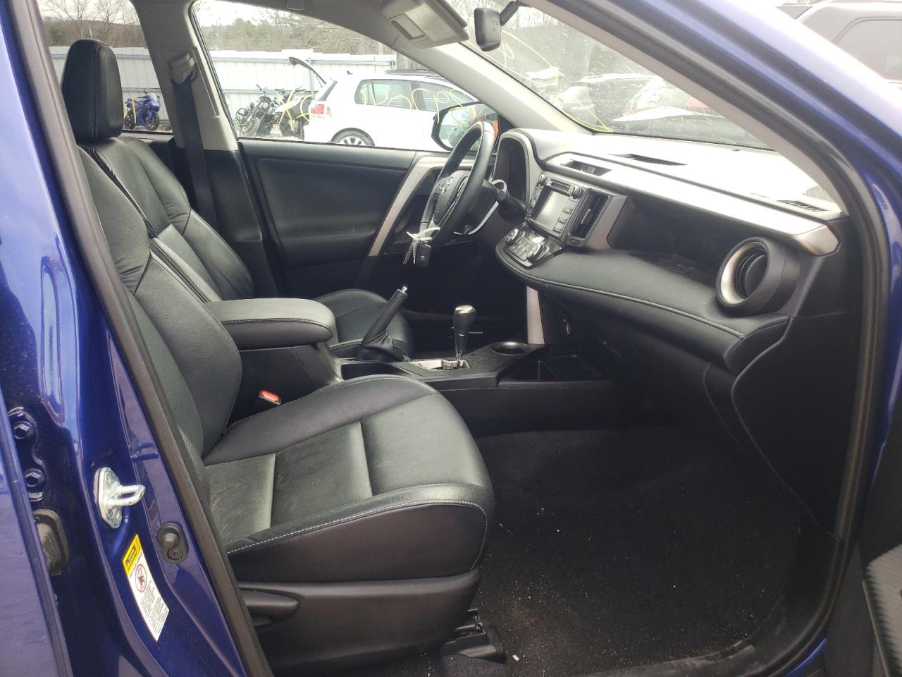 Photo 5 from auction – 2015 TOYOTA RAV4 LIMIT with VIN 2T3DFREV5FW386668