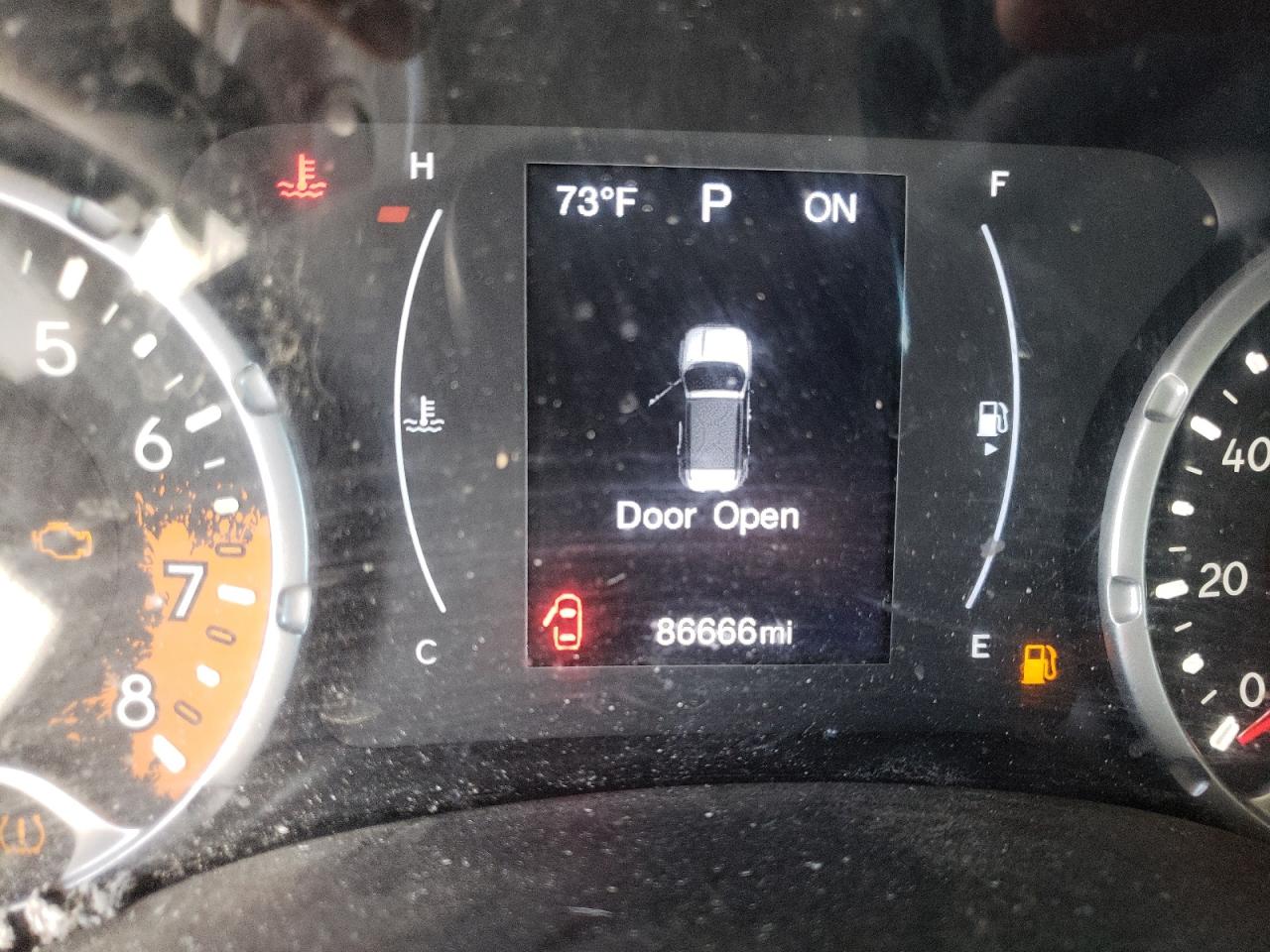 Photo 8 from auction – 2018 JEEP RENEGADE S with VIN ZACCJBAB6JPJ07715