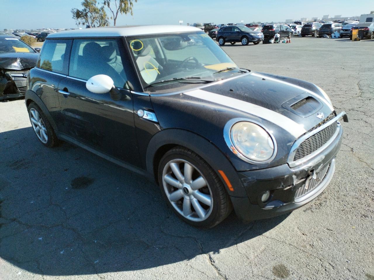 MINI COOPER S 2008 with VIN WMWMF73548TV36716 - Photo from auction