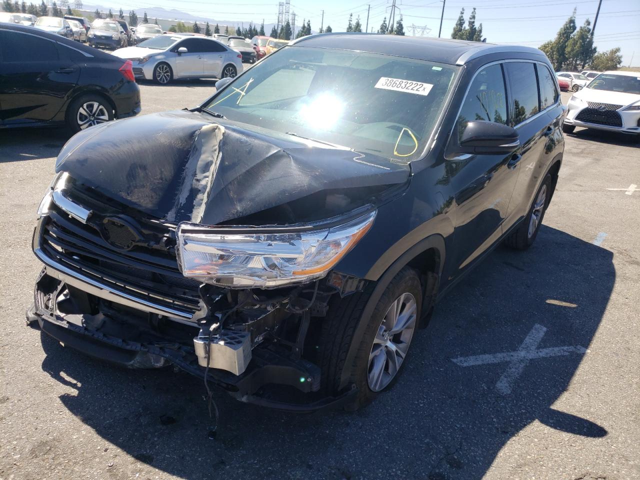 Photo 2 from auction – 2014 TOYOTA HIGHLANDER with VIN 5TDJKRFHXES058900