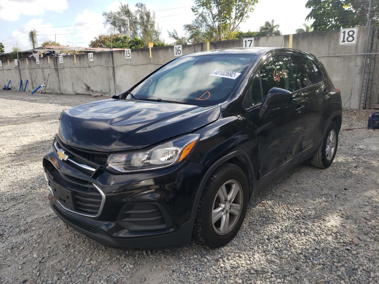 Photo 2 from auction – 2019 CHEVROLET TRAX LS with VIN 3GNCJKSB0KL372505