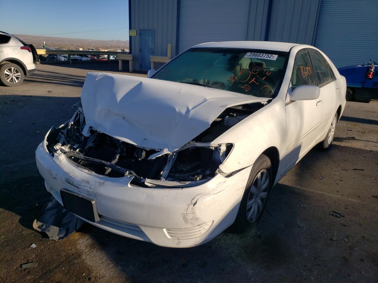 Photo 2 from auction – 2005 TOYOTA CAMRY LE with VIN 4T1BE32K95U547645