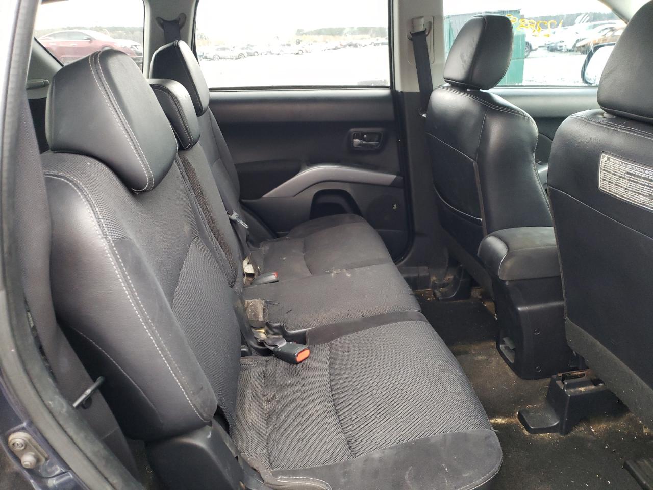 Photo 6 from auction – 2009 MITSUBISHI OUTLANDER with VIN JA4MT31WX9Z015086